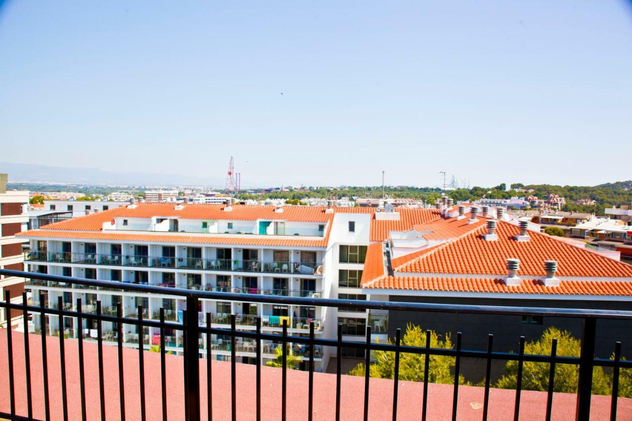 Apartamento en Salou con las vistas al Port Aventura Exterior foto