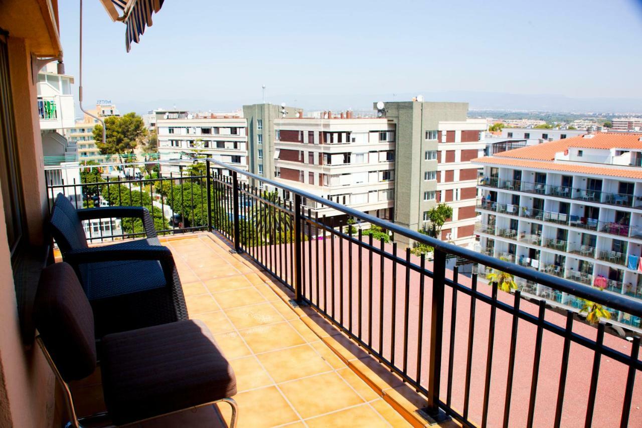 Apartamento en Salou con las vistas al Port Aventura Exterior foto